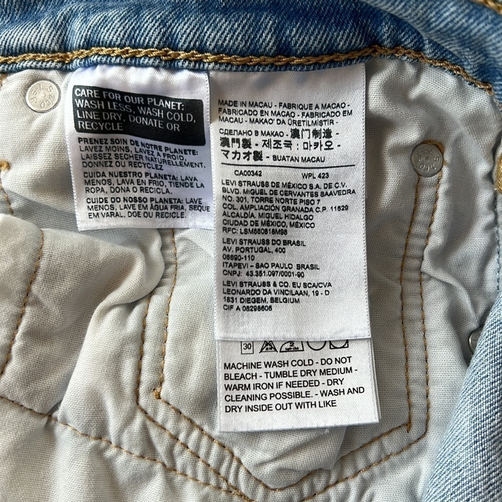Levi’s 501 High Rise Cut Off Denim Shorts Light Wash Size 30 - Picture 8 of 14